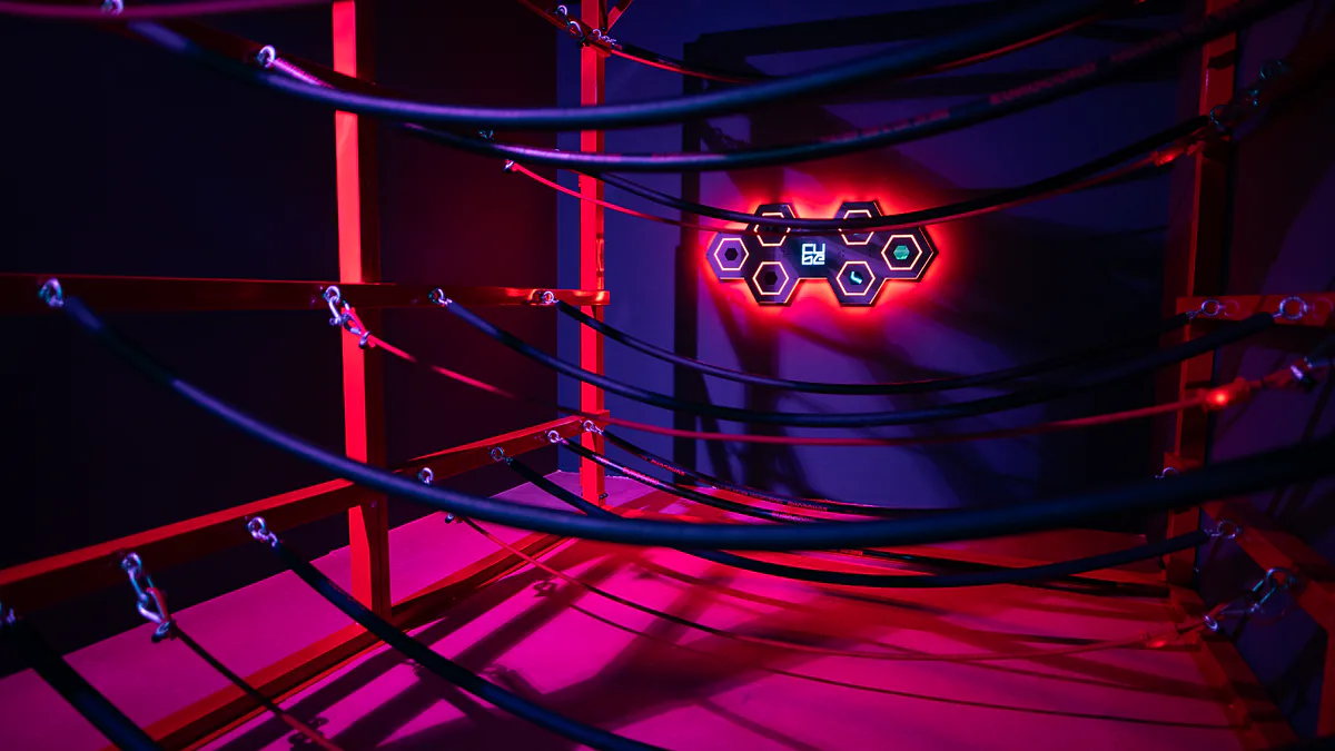 Red Ropes Area challenge room by CUBE Challenges — photo 1 of 3